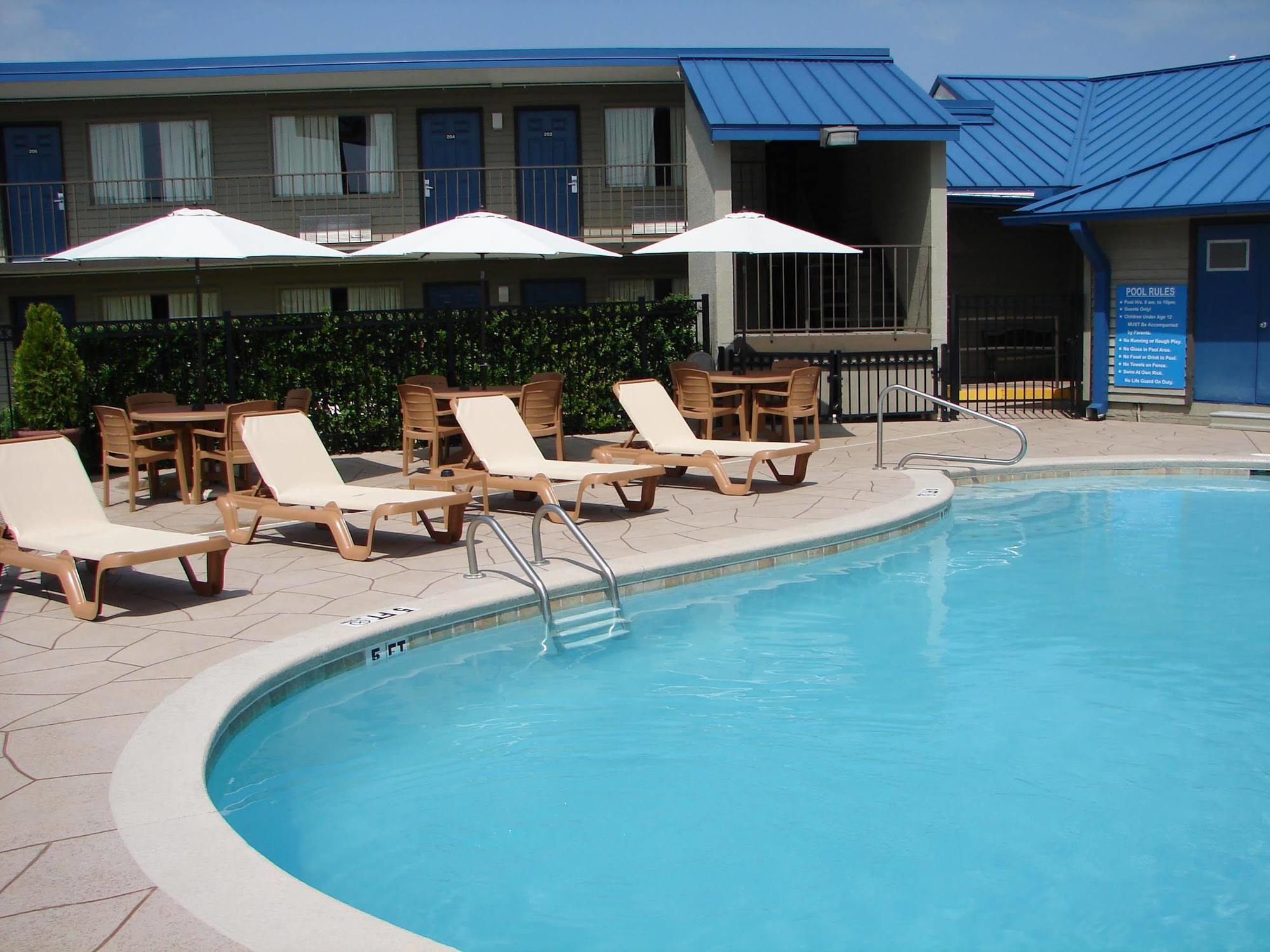 Red Roof Inn Dothan Exterior photo